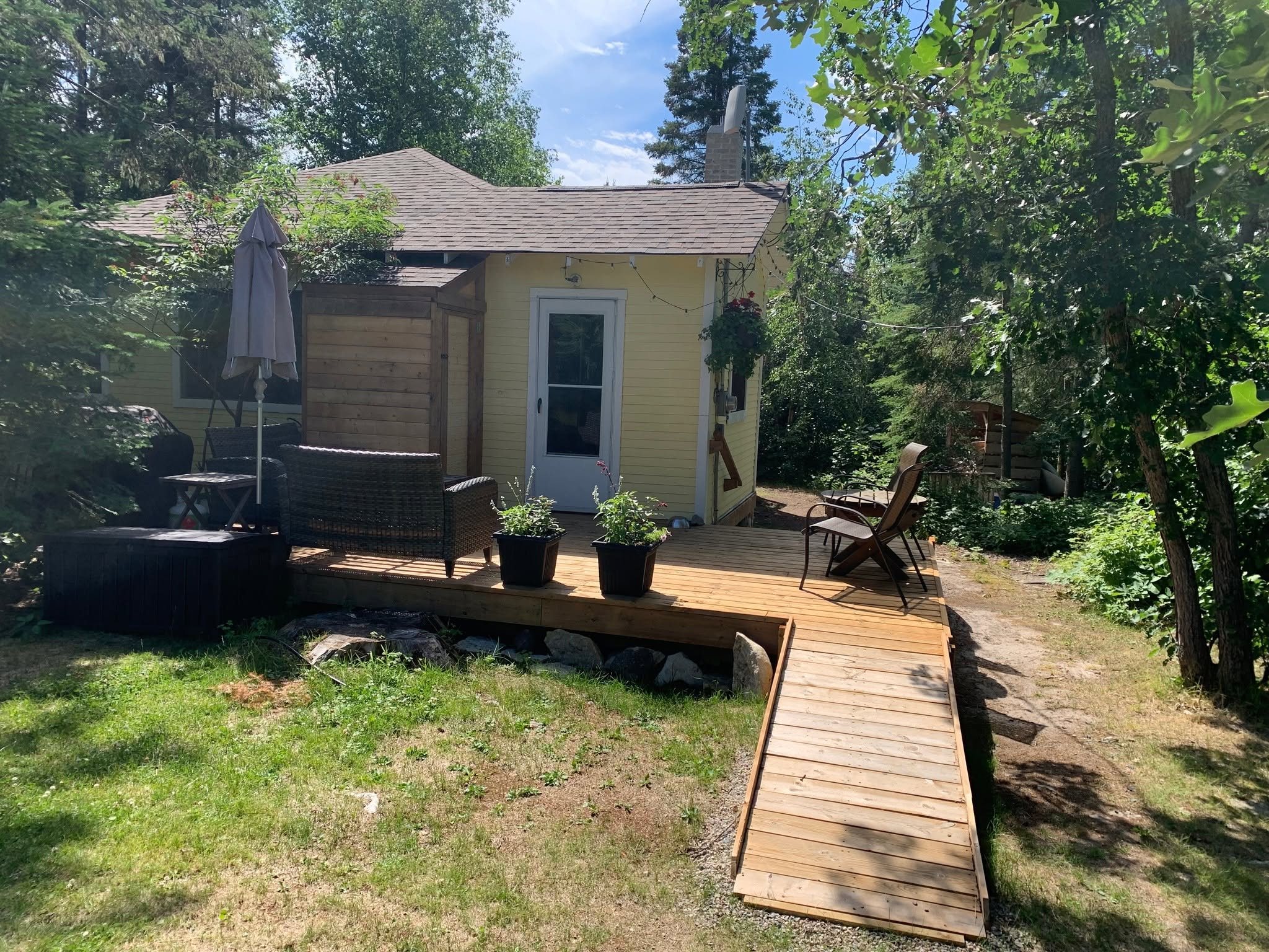 Wooden accessibility ramp project